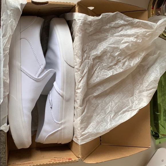 White vans - Picture 3 of 4